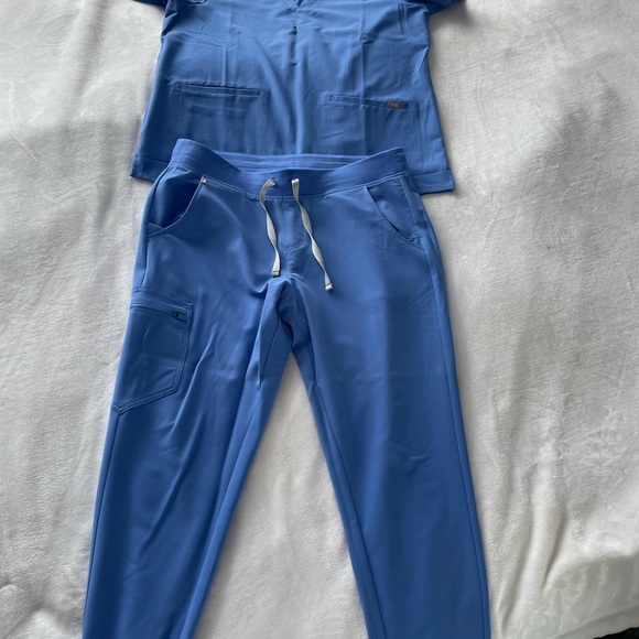 Figs Other - VAPOR BLUE High waisted Jogger 2.0 size L and Casma top size XL